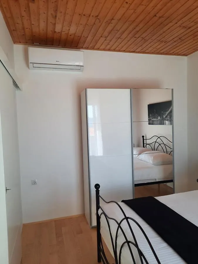 Apartment Jakovcevic ザダル